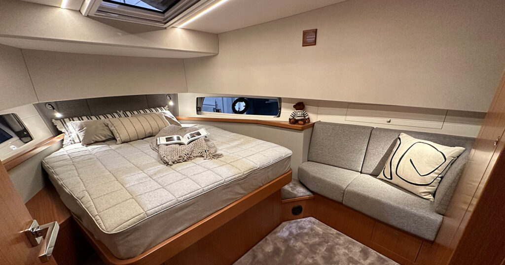 Sargo 45 front cabin