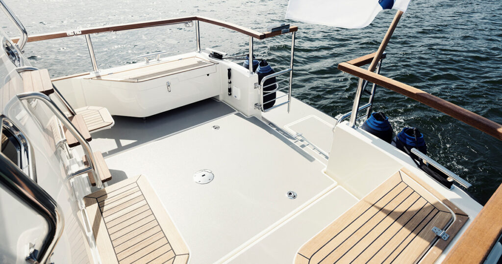 Targa 27.2 deck