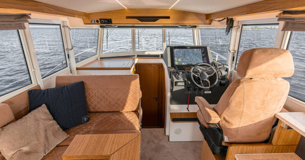 Nordstar 33+ cabin
