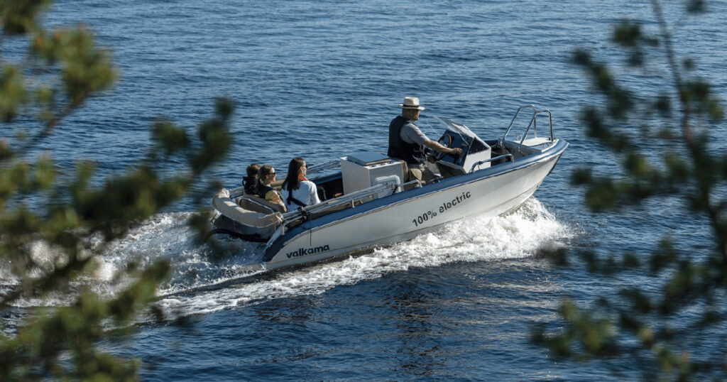 Valkama electric open boat